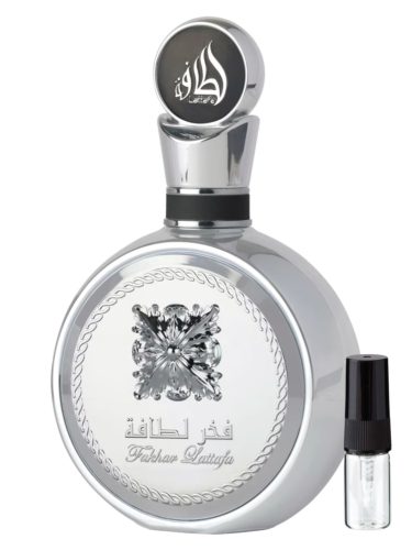 Fakhar Platin Lattafa (2025) – aromatyczno-fougère perfumy unisex z nutami pieprzu, bergamotki, gujawy i kadzidła. Wyraziste, eleganckie i nowoczesne, doskonałe na wieczór i cieplejsze dni.